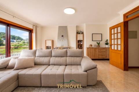 Apartamento T3+1 em Fajões, Oliveira de Azeméis.