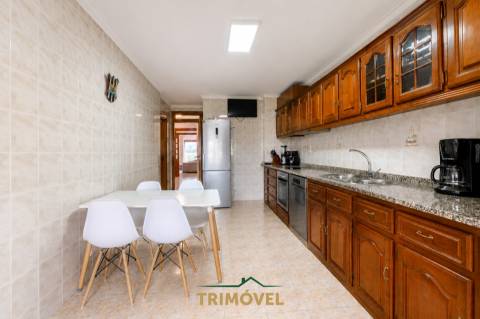 Apartamento T3+1 em Fajões, Oliveira de Azeméis.