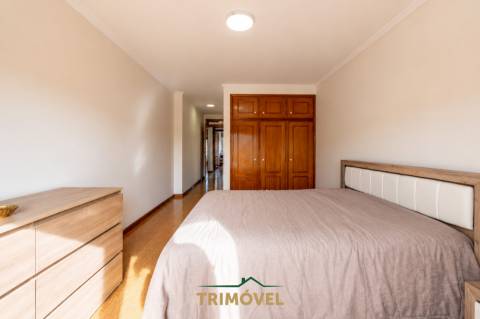 Apartamento T3+1 em Fajões, Oliveira de Azeméis.