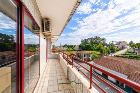 Apartamento T3+1 em Fajões, Oliveira de Azeméis.