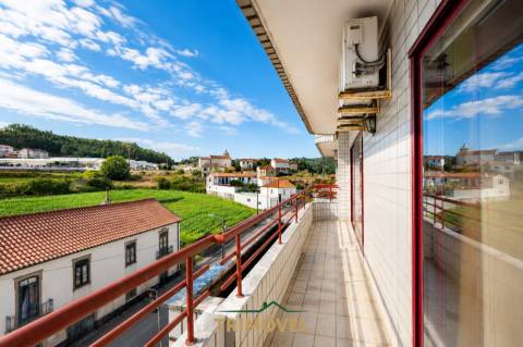Apartamento T3+1 em Fajões, Oliveira de Azeméis.
