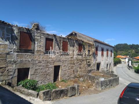 Moradia para Restaurar T5 Venda em Santos Evos,Viseu