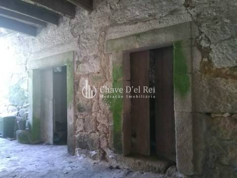 Moradia para Restaurar T5 Venda em Santos Evos,Viseu