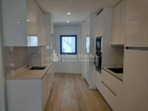 Apartamento T2 Arrendamento em Repeses e São Salvador,Viseu