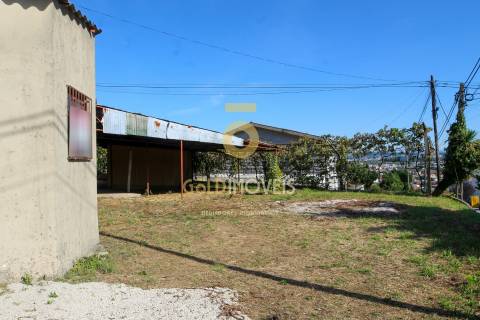 Armazém  Venda em Penamaior,Paços de Ferreira