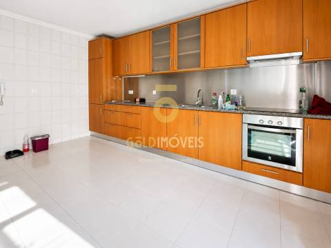 Apartamento T3 Arrendamento em Oliveira de Azeméis, Santiago de Riba-Ul, Ul, Macinhata da Seixa e Madail,Oliveira de Azeméis