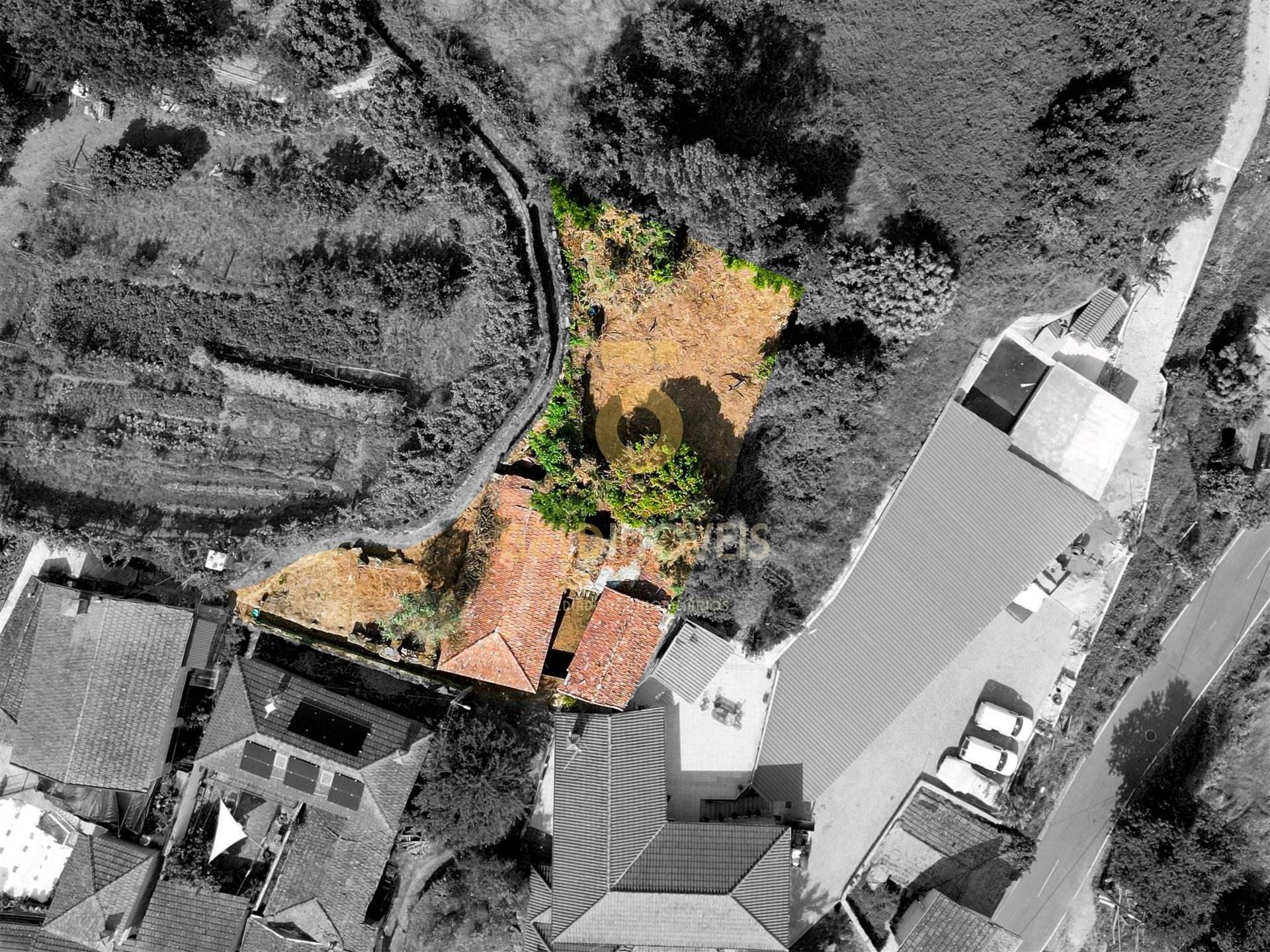 Moradia para Restaurar T2 Venda em Fornelos,Cinfães