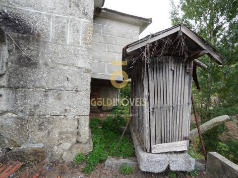 Moradia para Restaurar T3 Venda em Travanca,Cinfães