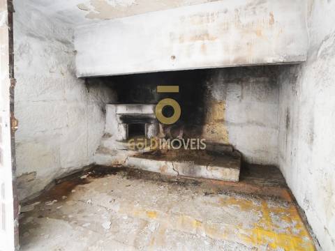 Moradia para Restaurar T3 Venda em Travanca,Cinfães