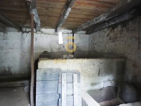 Moradia para Restaurar T3 Venda em Travanca,Cinfães