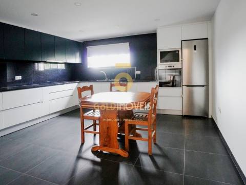 Moradia T4 Venda em Lourosa,Santa Maria da Feira