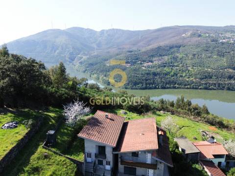 Moradia T4 Venda em Santa Maria de Sardoura,Castelo de Paiva