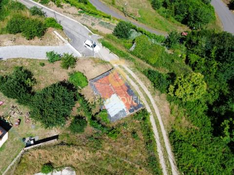 Moradia Devoluta T2 Venda em Real,Castelo de Paiva