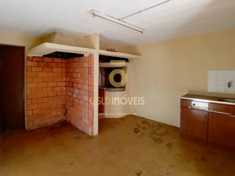 Moradia T2 Venda em Santa Maria de Sardoura,Castelo de Paiva