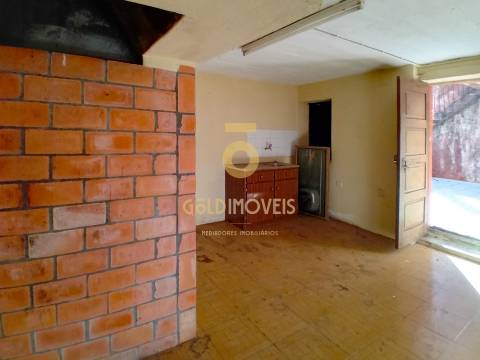Moradia T2 Venda em Santa Maria de Sardoura,Castelo de Paiva