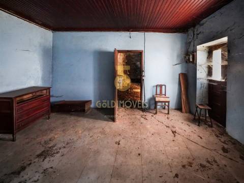 Moradia para Restaurar T2 Venda em Fornelos,Cinfães