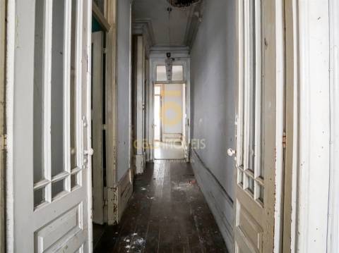 Moradia para Restaurar T4 Venda em Cedofeita, Santo Ildefonso, Sé, Miragaia, São Nicolau e Vitória,Porto