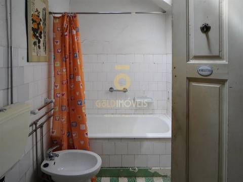 Moradia para Restaurar T4 Venda em Cedofeita, Santo Ildefonso, Sé, Miragaia, São Nicolau e Vitória,Porto