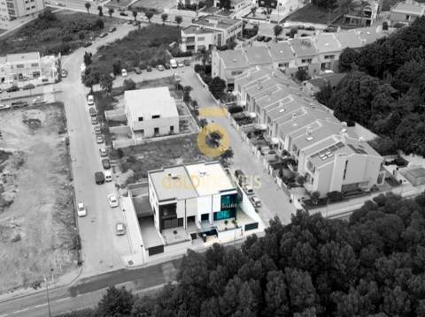 Moradia Geminada T4 Venda em Santa Maria da Feira, Travanca, Sanfins e Espargo,Santa Maria da Feira