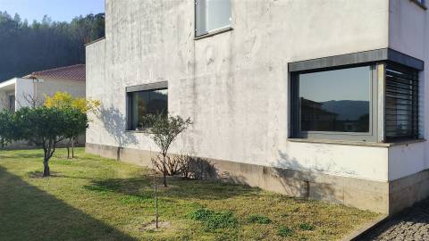 Moradia Isolada T5 Venda em Lanhoso,Póvoa de Lanhoso