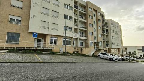 Novo T2 c/ Entrada Independente e Garagem
