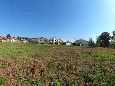Oportunidade  junto ao Rio Douro: Terreno 2 frentes - 4.300m² - Viabilidade de Loteamento