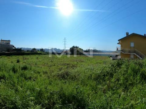 Terreno de 2.250m² para Loteamento ou casa térrea