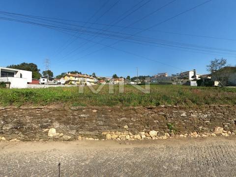 Terreno plano - 2.050m² - Viabilidade para casa Terrea