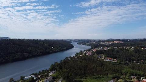 Terreno com PIP aprovado p/ Condomínio Fechado vistas Rio Douro