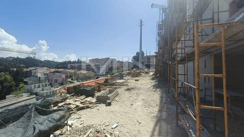 Moradia Condomínio Fechado c/ Piscina - centro de Gondomar