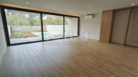 Moradia T3 +1  com 3 Suites - LOTE 16
