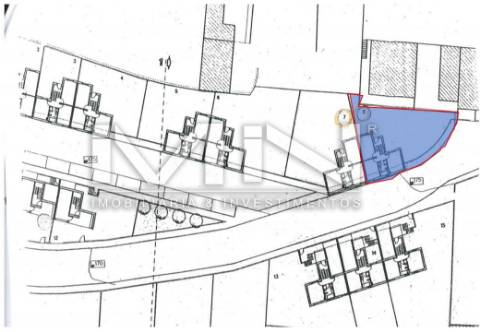 Lote de terreno para Moradia de 3 Frentes com Vistas de Serra
