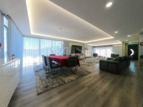 Moradia de sonho \ Piscina \ Jacuzzi \ 5 suites \ 3270m2
