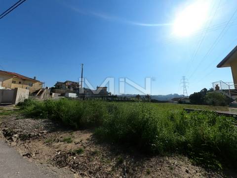 Oportunidade  junto ao Rio Douro: Terreno 2 frentes - 4.300m² - Viabilidade de Loteamento