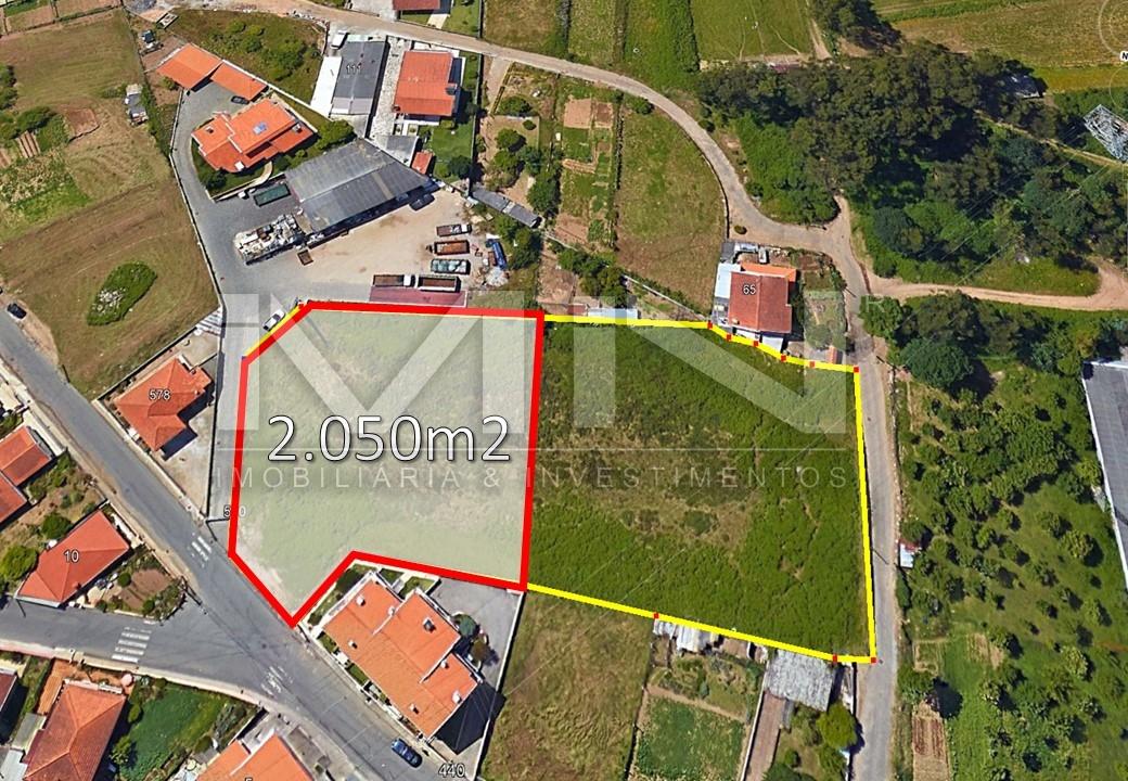 Terreno plano - 2.050m² - Viabilidade para casa Terrea