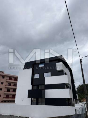 Exclusividade e Modernidade no Centro de Gondomar: Apartamento T1 Novo com Terraço