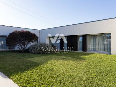 Moradia de luxo com estilo Contemporâneo Argivai | Póvoa de Varzim