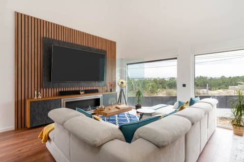 Moradia Isolada T4+1 de Luxo com Piscina | Fernão Ferro