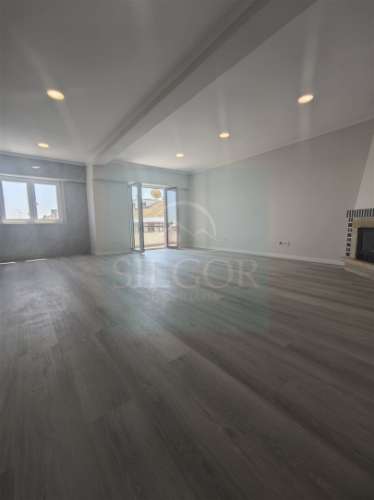 Apartamento T4 Venda em Amora,Seixal