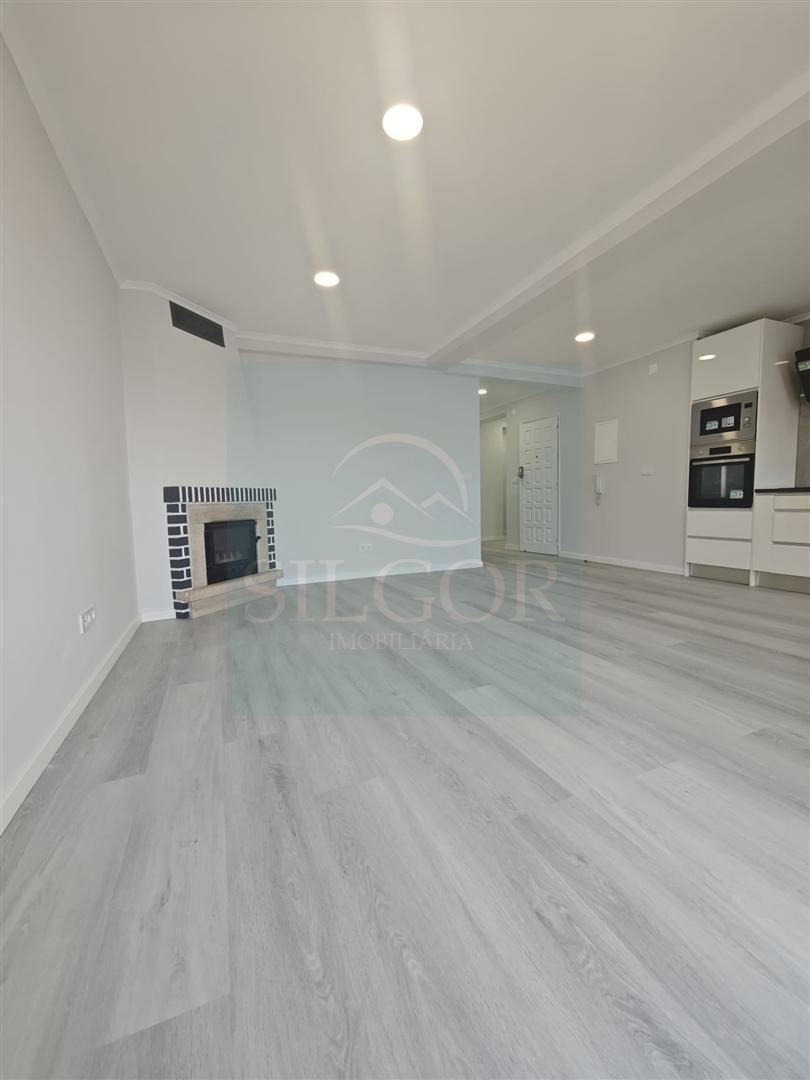 Apartamento T4 Venda em Amora,Seixal