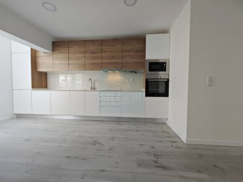 Excelente apartamento T2 - Totalmente remodelado