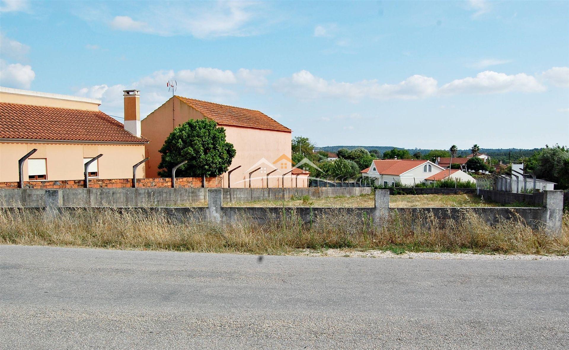 Terreno com viabilidade a 5 min de Tomar – 1120 m²