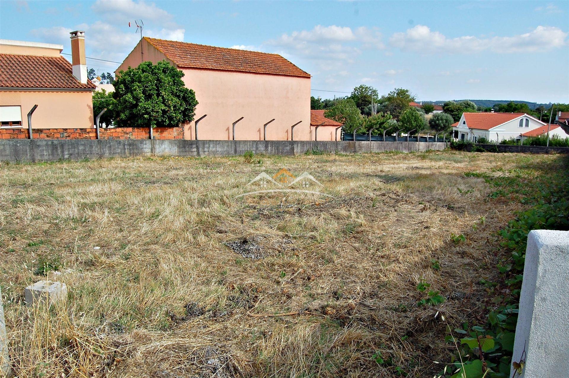 Terreno com viabilidade a 5 min de Tomar – 1120 m²