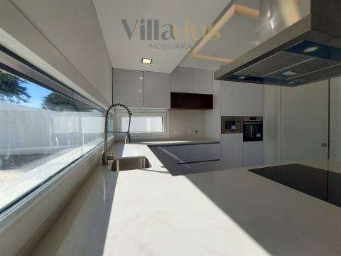 Moradia V5 de Luxo no Entroncamento | Quinta do Bonito – Villarius