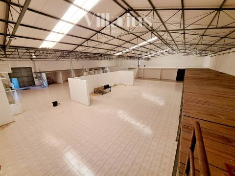 Pavilhão para industria e/ou armazém