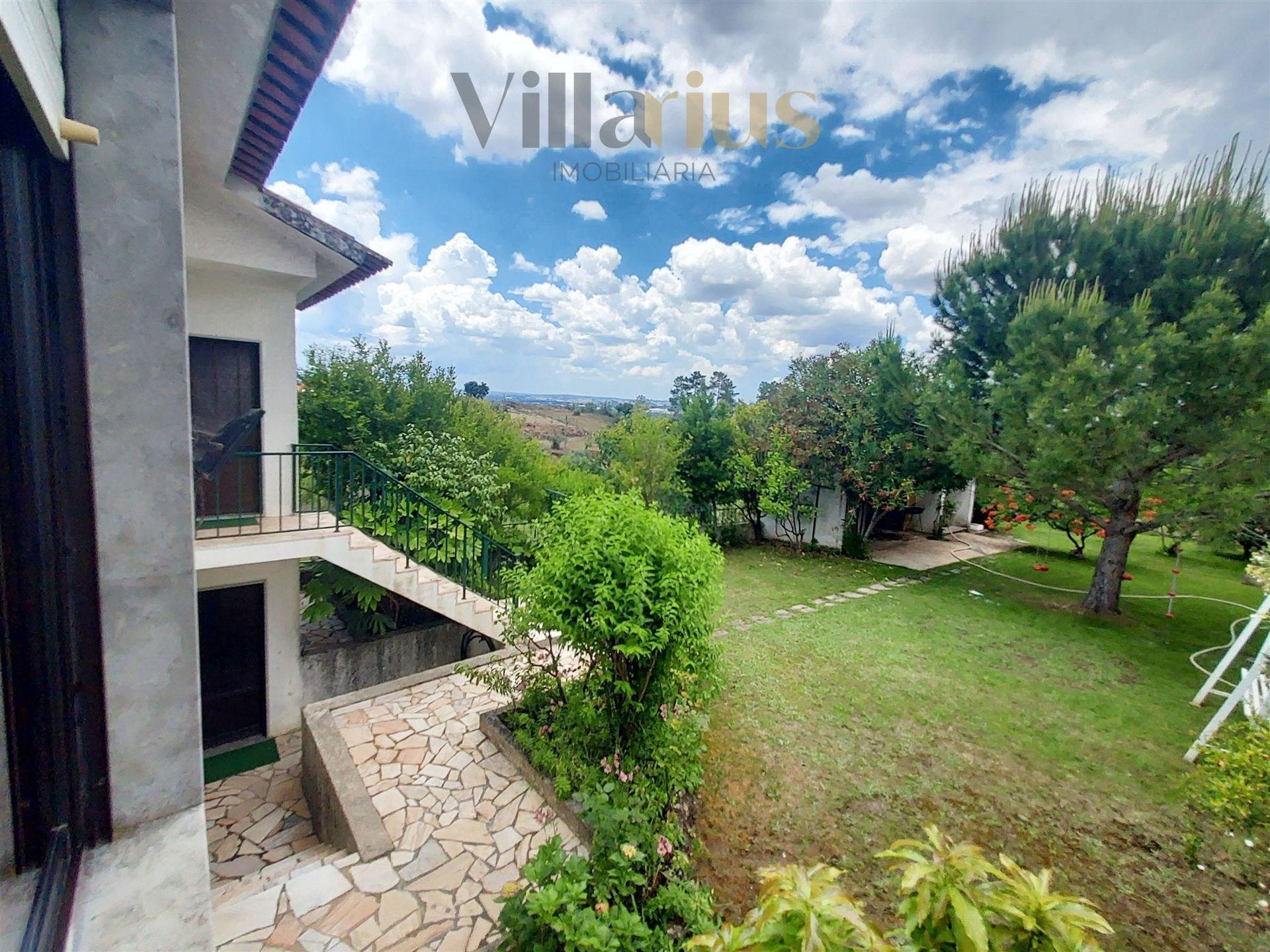 Moradia T4 com Terreno em São Pedro de Tomar | Villarius Imobiliária
