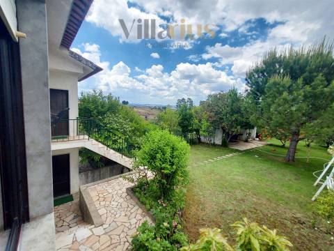 Moradia T4 com Terreno em São Pedro de Tomar | Villarius Imobiliária