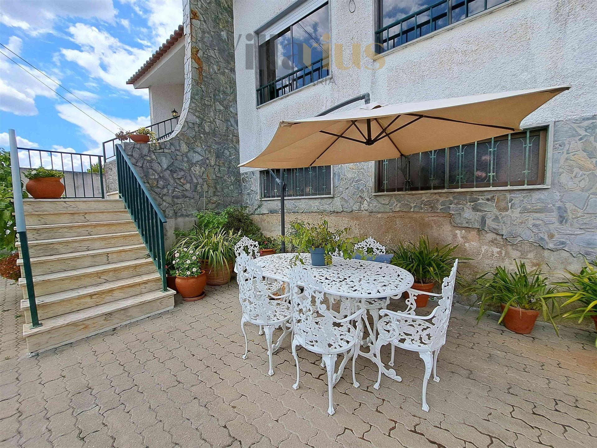 Moradia T4 com Terreno em São Pedro de Tomar | Villarius Imobiliária