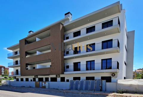 Apartamento T3+2 em Condomínio Fechado