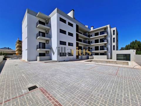 Apartamento T3+2 em Condomínio Fechado